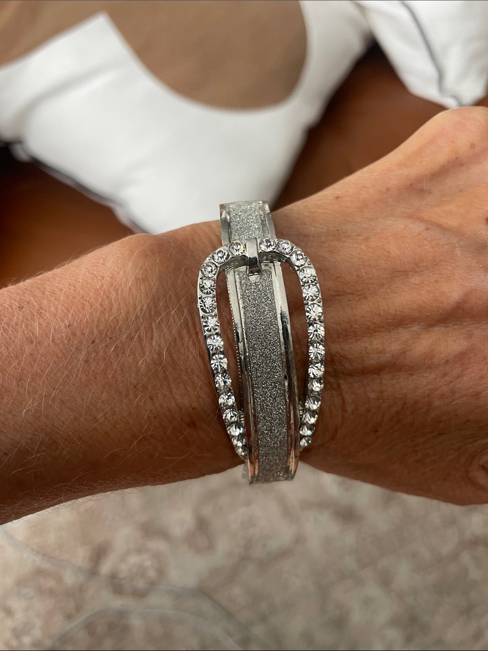 Fashion bracelet Silver Crystal Buckle Cuff Bracelet - Women's Jewelry